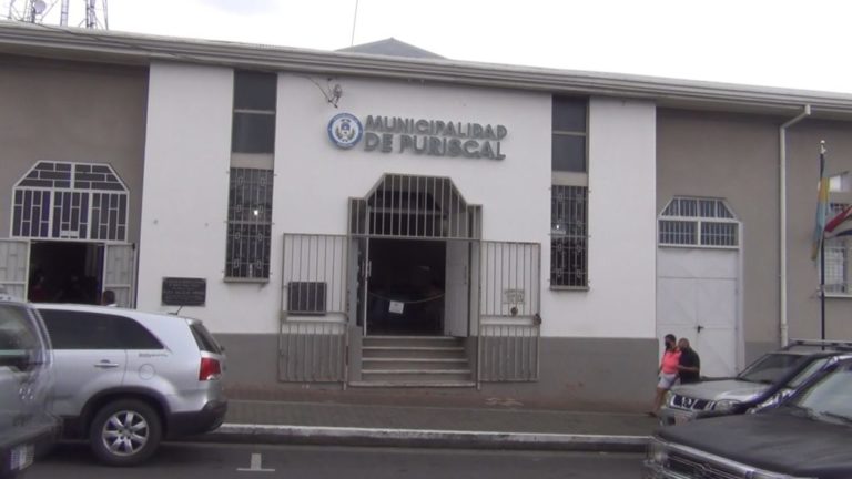 Fiscalía y OIJ allanan municipalidad de Puriscal por aparente malversación de fondos y peculado