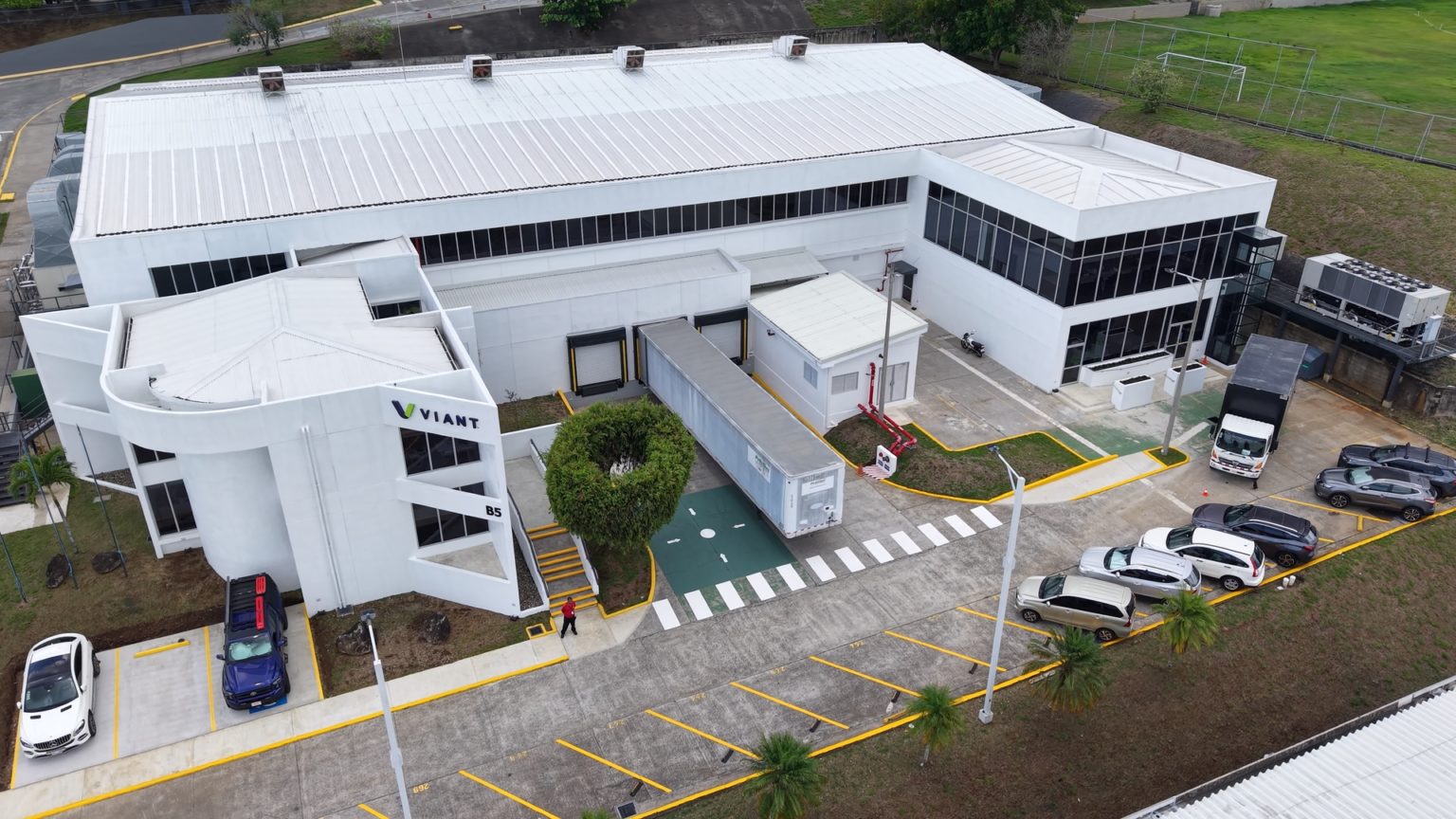 Imagen principal del artículo: Empresa de dispositivos médicos anuncia despido de 900 trabajadores en Costa Rica