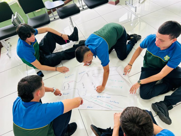 Centro Cívico por la Paz de San José organiza campamento gratuito para adolescentes