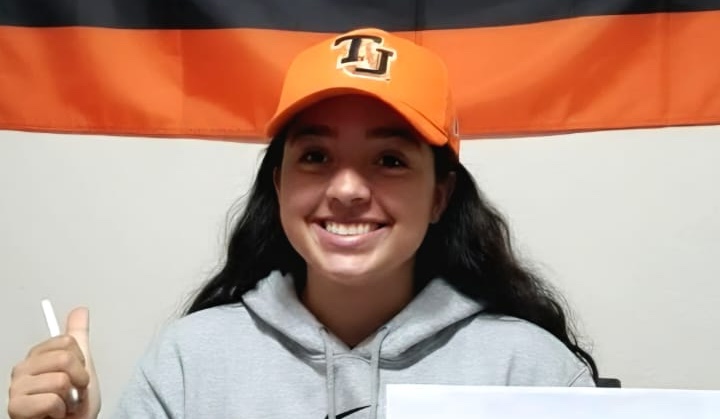 Sofía Vega da el salto al voleibol universitario de Estados Unidos