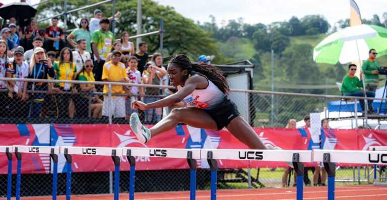Rihana Mora, de Coto Brus, rompe récord nacional en vallas durante los Juegos Nacionales de Limón 2026