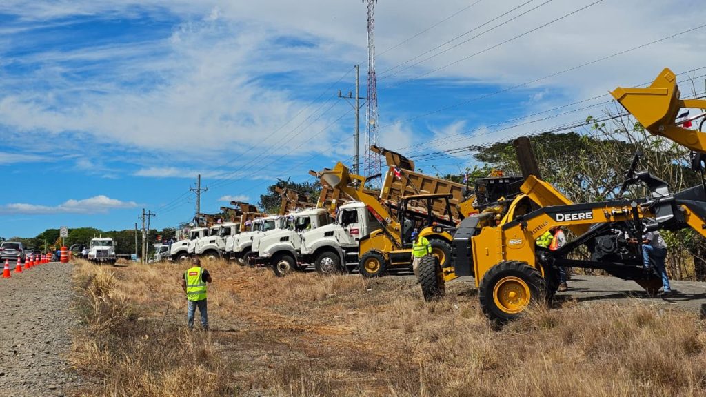 Gobierno arranca con obras de ampliación en ruta Barranca-Limonal