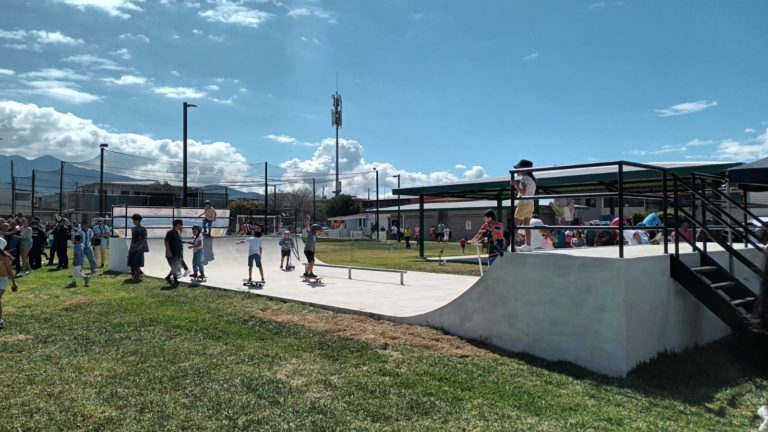 Vecinos de León XIII estrenan polideportivo para alejar a niños y jóvenes de la delincuencia