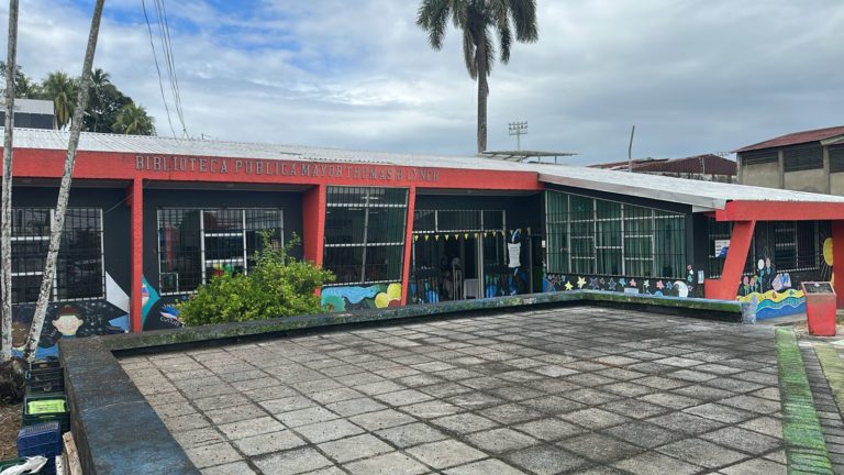 Biblioteca Pública de Limón “Mayor Thomas Benjamín Lynch” cumple 40 años de servicio cultural