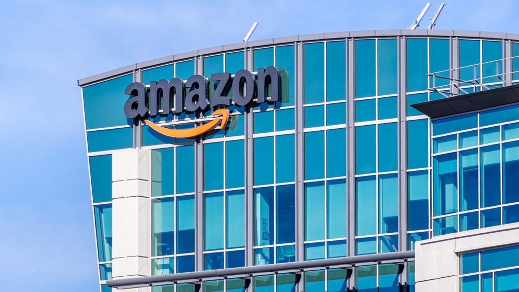 Gobierno autoriza a Amazon reducir a la mitad su compromiso de empleo en zona franca