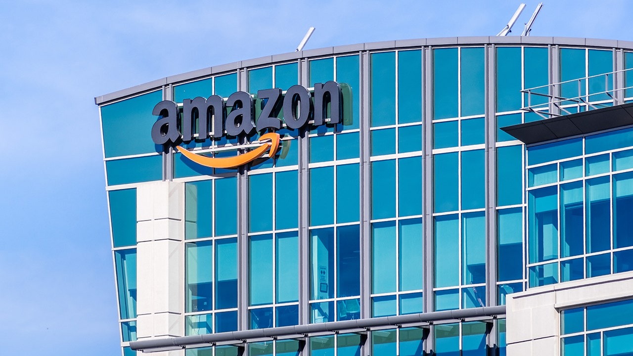 Imagen principal del artículo: Amazon anuncia 16.000 despidos en Estados Unidos, Canadá y Costa Rica tras enviar por error un correo interno