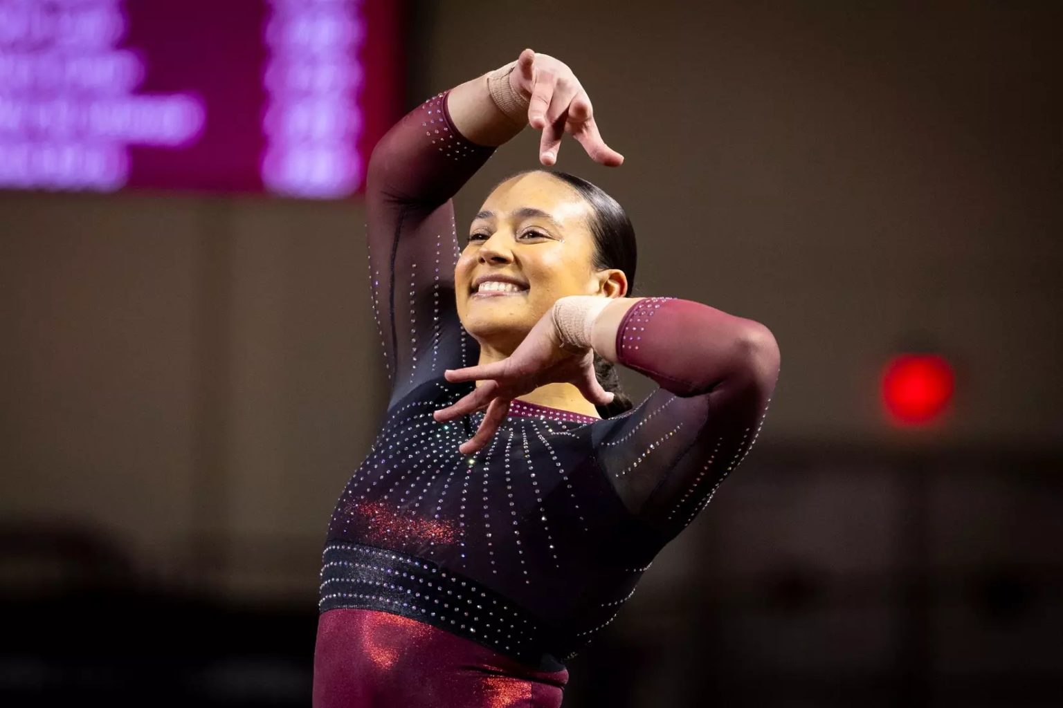 Imagen principal del artículo: Gimnasta tica Luciana Alvarado ganó primer premio de la temporada 2026 en la Conferencia MAC