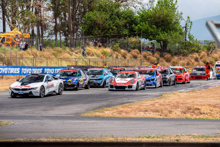 Automovilismo nacional abrirá el 2026 con carrera nocturna en Parque Viva