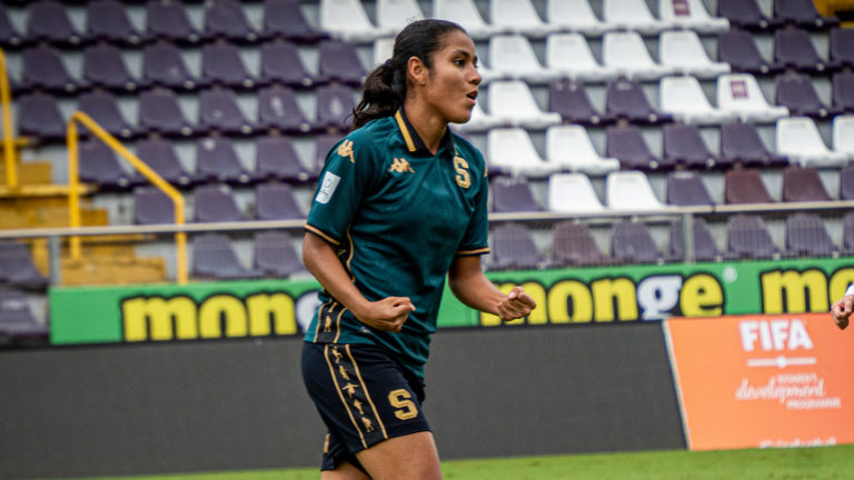 Futbolista tica Verónica Matarrita ficha con el River Plate de Argentina