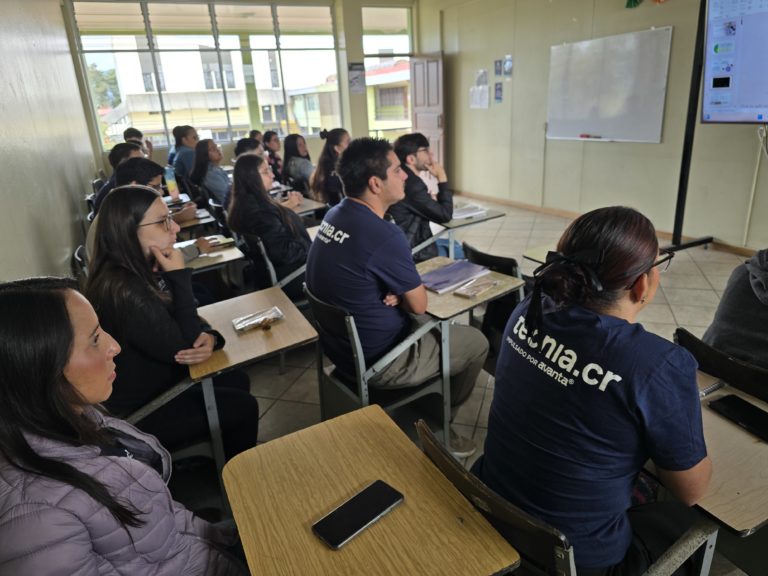 Instituto Tecnia abre becas gratuitas para jóvenes en Cartago en formación técnica especializada
