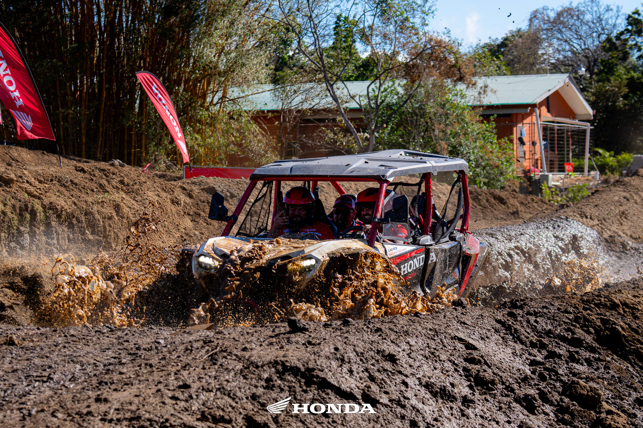 Imagen principal del artículo: Más de 100 clientes vivieron la experiencia del Test Drive 360 de Honda Motos