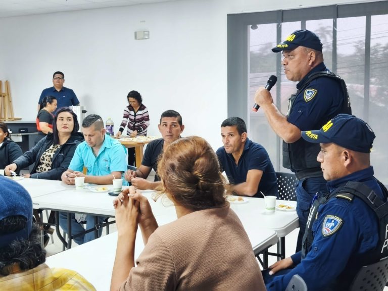 Gobierno intervendrá rutas 227 y 761 y capacitará a comunidades de Crucitas en turismo