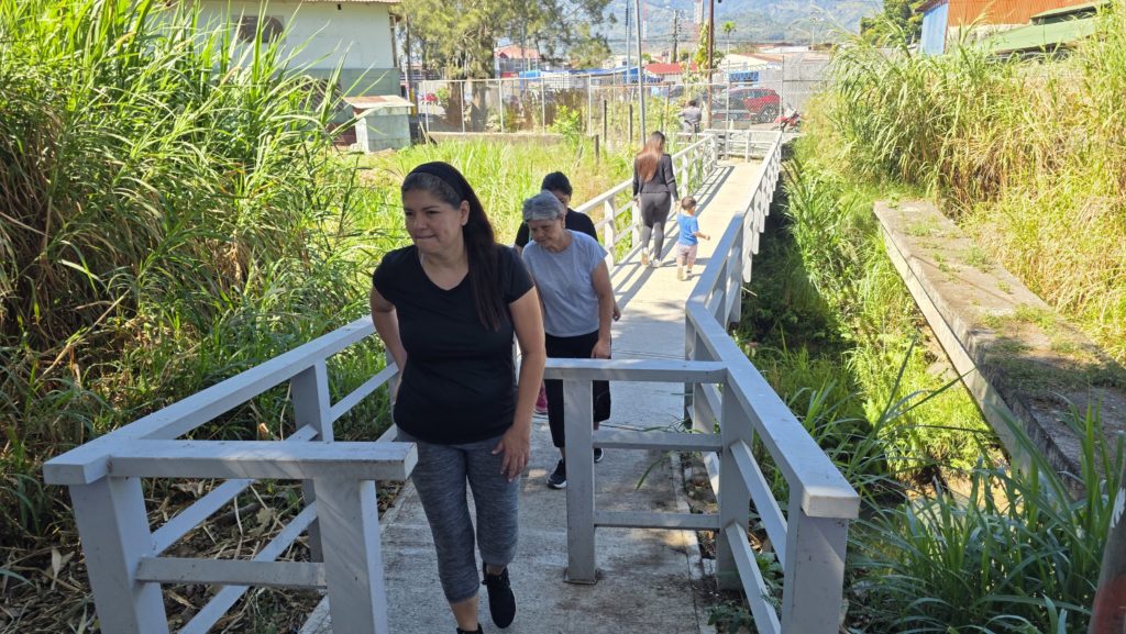 Inauguración de corredor peatonal beneficiará a más de 78.000 personas en Desamparados