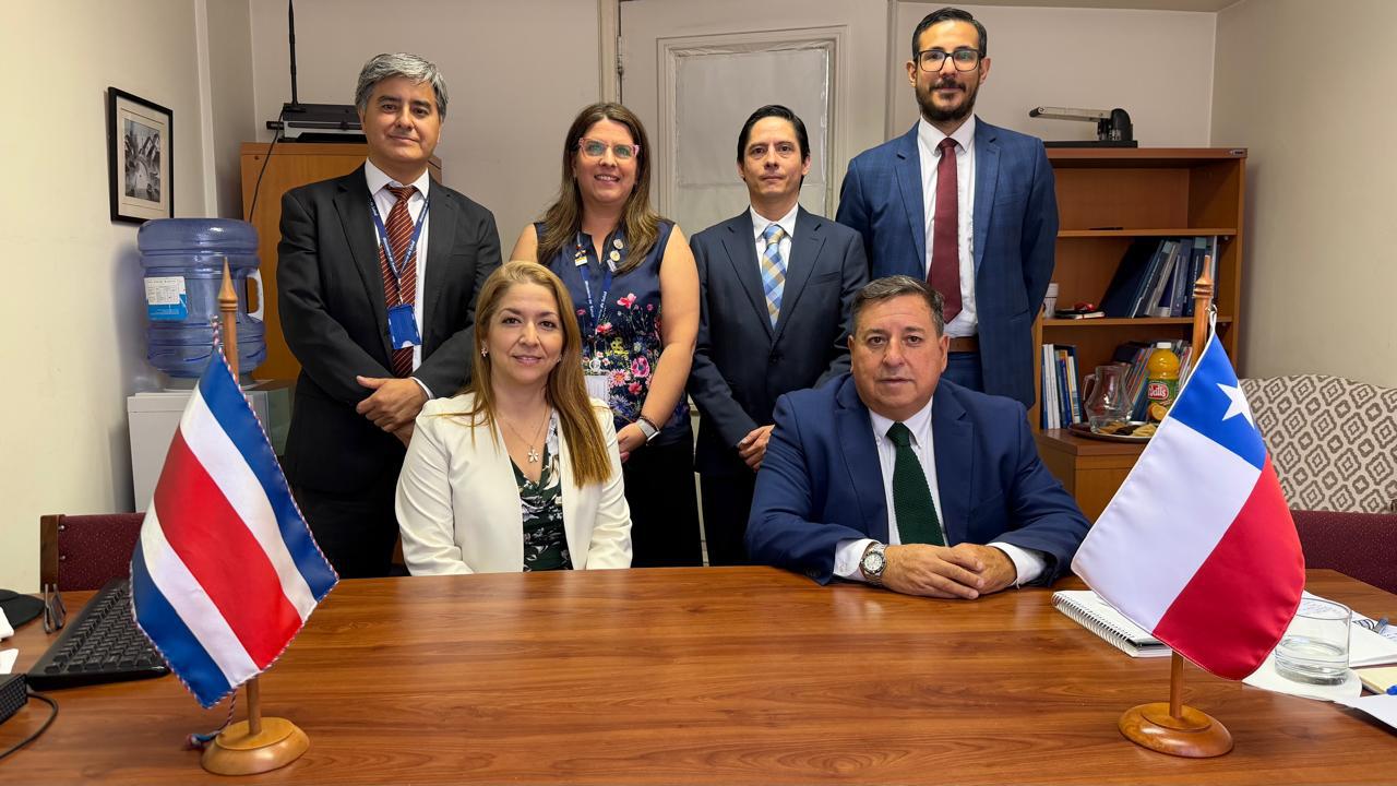 Imagen principal del artículo: Intercambio técnico con Chile busca mejorar acceso a medicamentos y servicios de salud