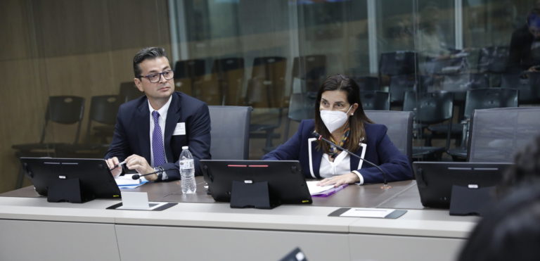 Informe de mayoría exculpa a Marta Esquivel, Asamblea patea la bola y la regla fiscal se reactiva