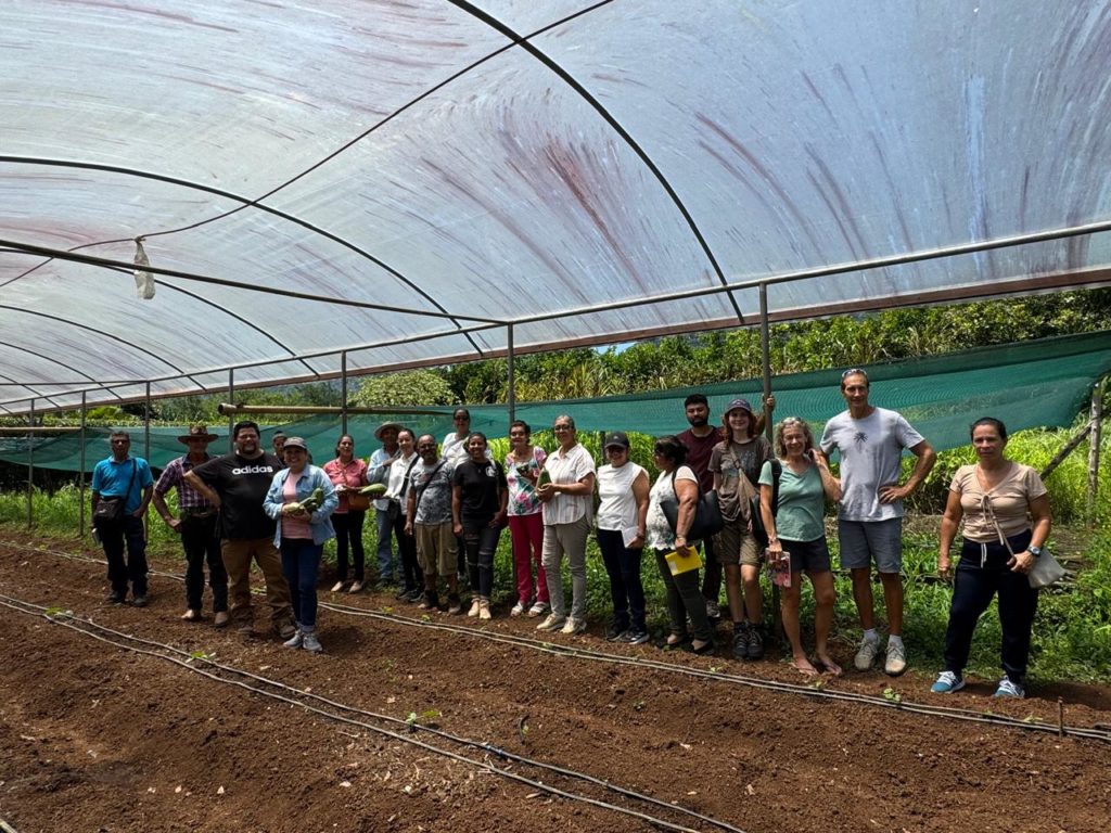 Impulsan biofábricas campesinas que reducen en más de 80% uso de agroquímicos