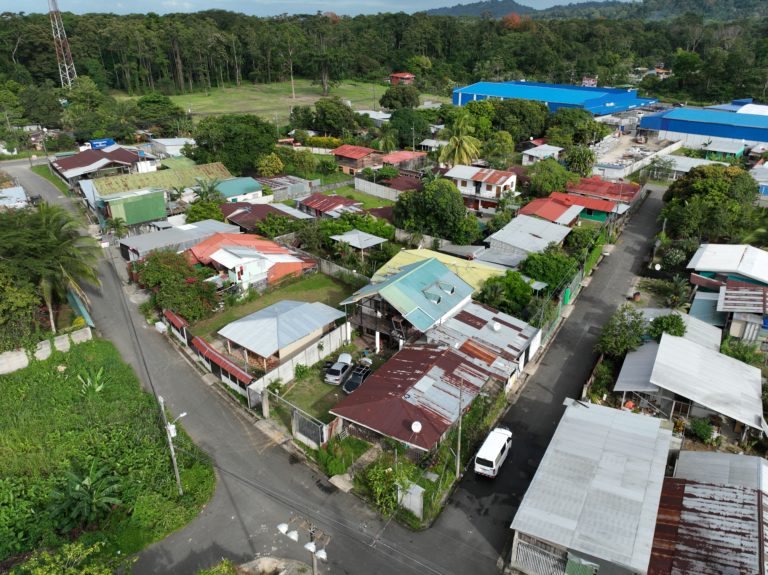 Fondo bananero invierte ₡921 millones en obras viales y de drenaje en el Caribe