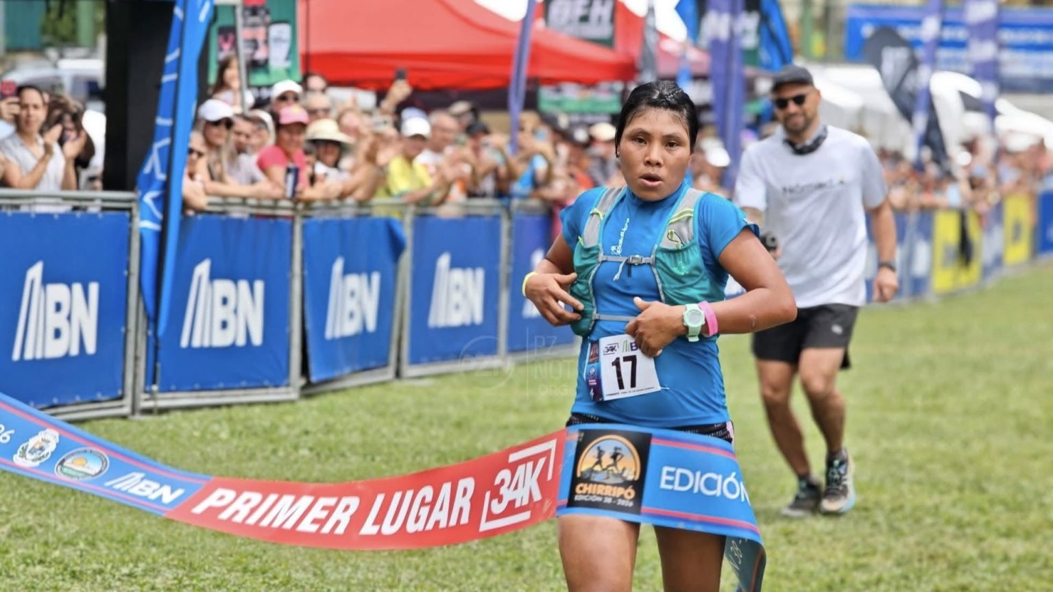 Imagen principal del artículo: Atleta indígena costarricense Noyle Salazar conquista por tercera vez la Carrera Internacional al Chirripó