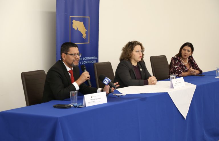 MEIC denunció 21 comercios gastronómicos por incumplir con información de precios y facturas