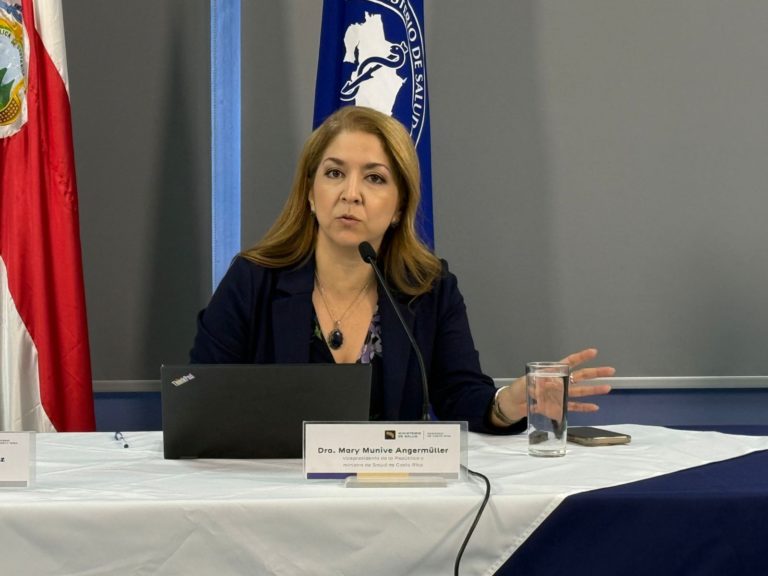 Salud actualiza disposiciones sobre fiebre amarilla y mantiene obligatoriedad de vacunación para viajeros