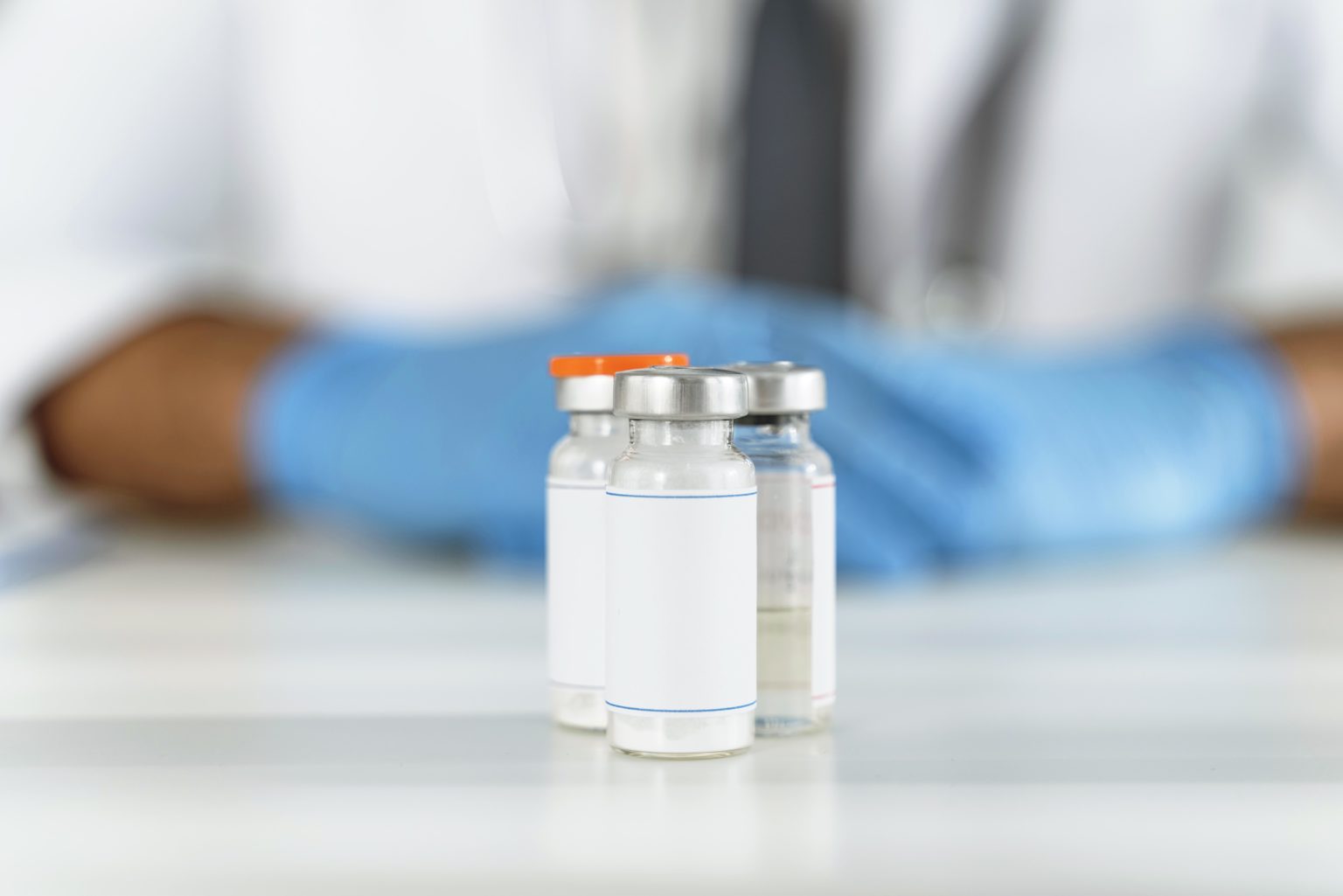 Imagen principal del artículo: Nuevo estudio asocia la combinación de terapia hormonal y tirzepatida con una mayor pérdida de peso tras la menopausia