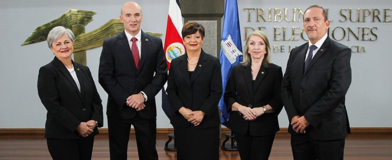 Proyecto con respaldo del oficialismo propone eliminar reelección indefinida de magistraturas del TSE