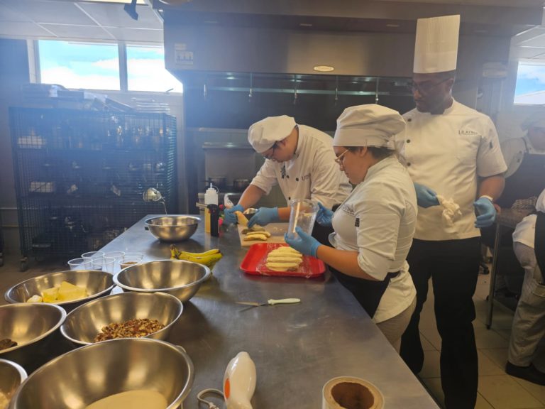 ULatina lanza nuevo portafolio de capacitaciones en Hospitalidad y Turismo