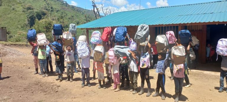 Campaña solidaria benefició con útiles escolares a 580 alumnos en 11 territorios índigenas