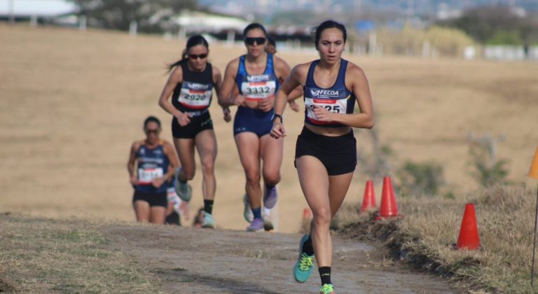 Cerca de 300 atletas compitieron por los títulos nacionales de campo traviesa y marcha atlética