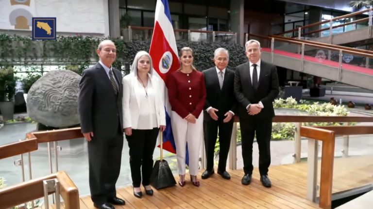 Laura Fernández anuncia equipo técnico ad honorem para impulsar reformas legales