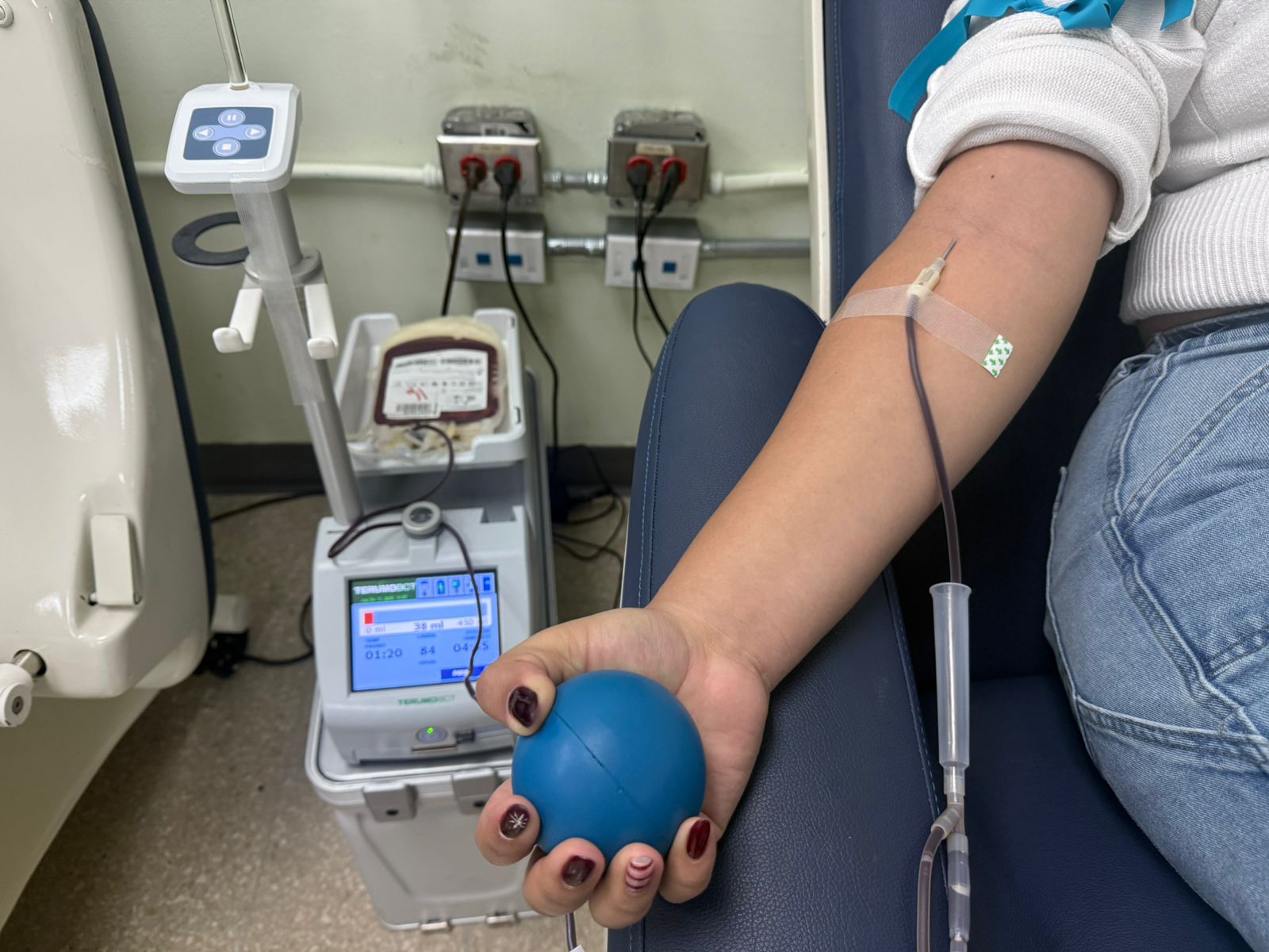 Imagen principal del artículo: Hospital Calderón Guardia requiere con urgencia donantes de sangre O negativo