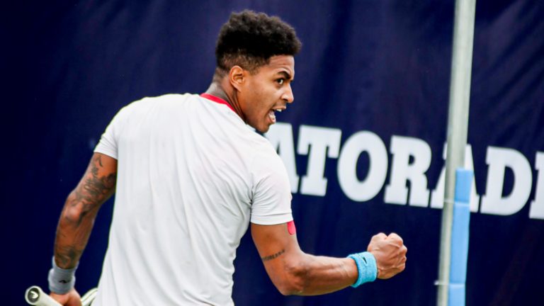 Tenista costarricense Jesse Flores avanza a octavos de final en torneo del Tour Mundial ITF 2026