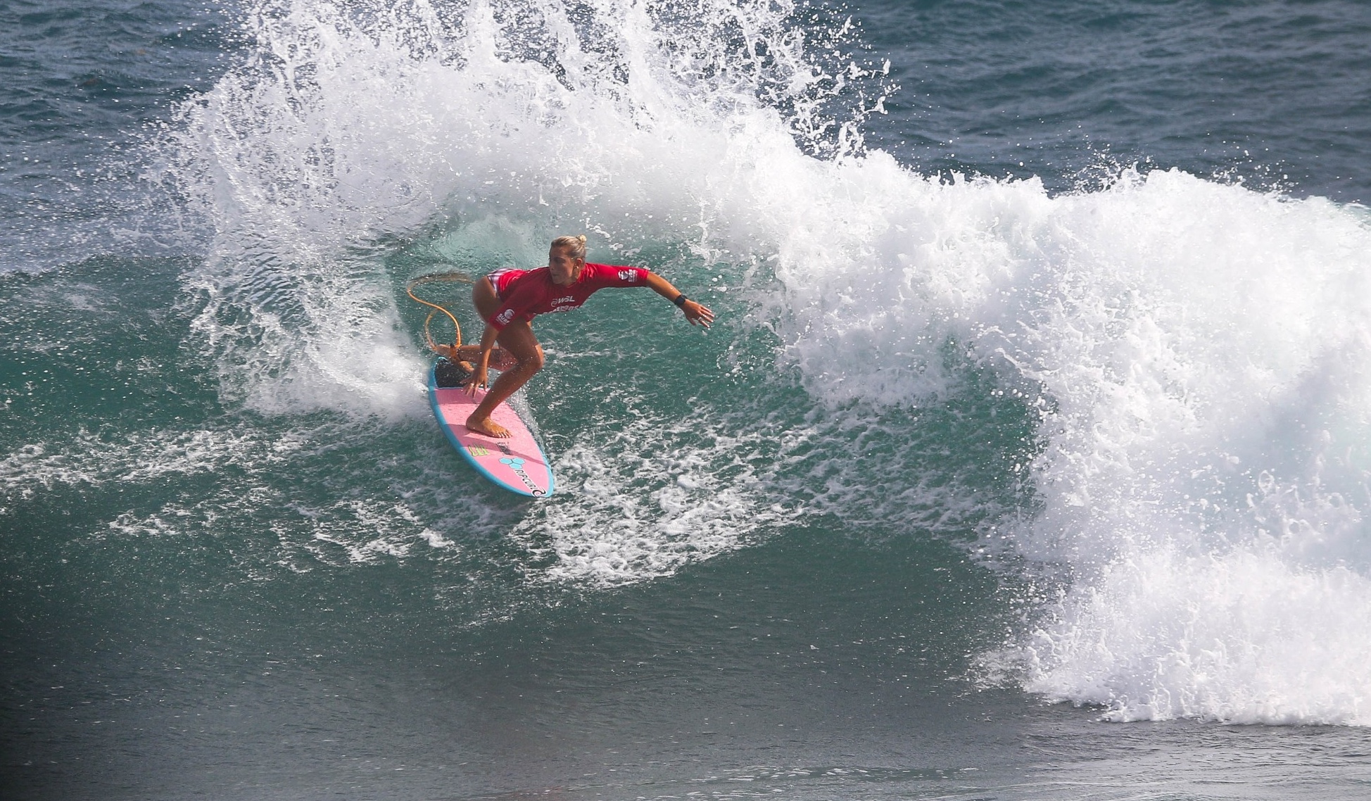 Imagen principal del artículo: Leilani McGonagle clasifica a octavos de final en el Barbados Surf Pro