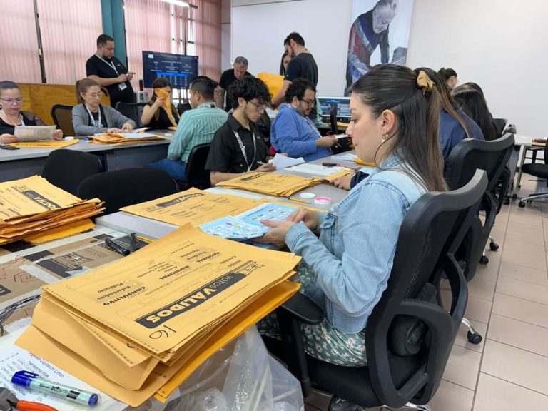 TSE finaliza el escrutinio definitivo de la elección de diputaciones