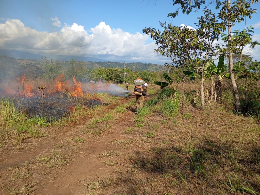 Líder indígena Pablo Sibar denuncia incendio provocado en finca recuperada