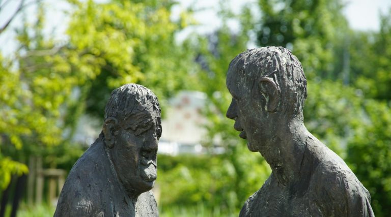 Debí hablar más de política: o, ¿se puede conversar con un chavista?