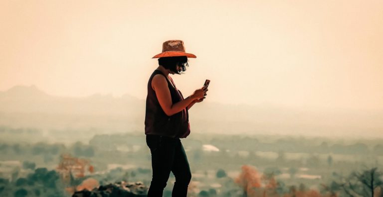 La IA y el refugio digital: cómo la tecnología está rediseñando nuestros vínculos