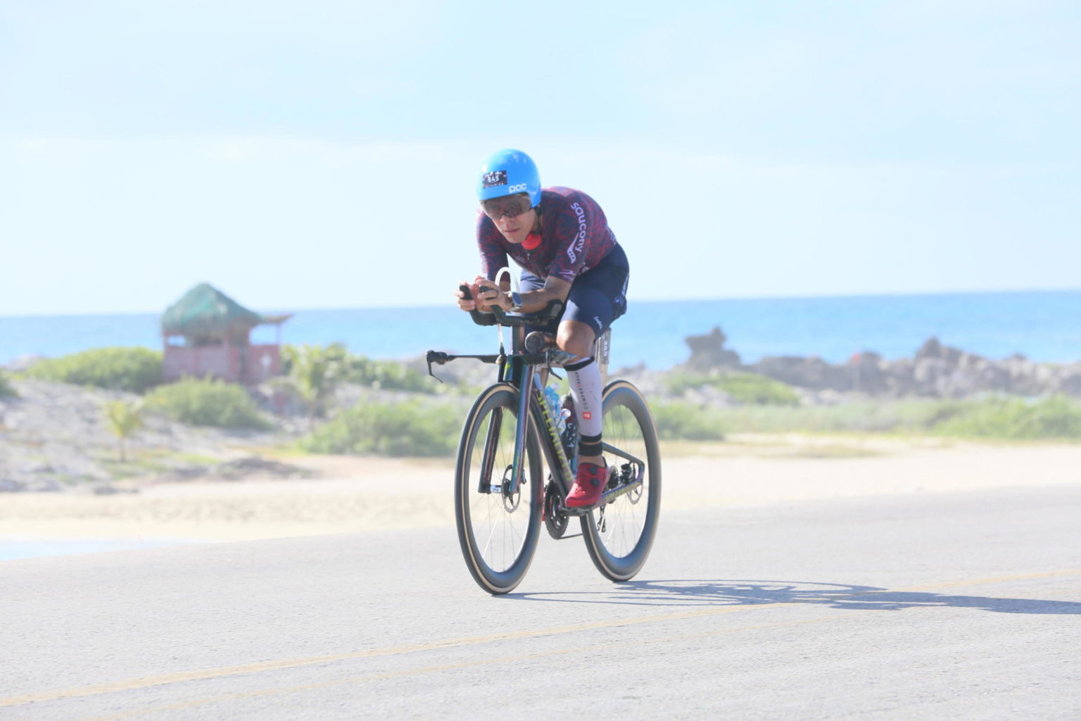 Imagen principal del artículo: Triatleta Bernal Fonseca convertirá sus Ironman en becas para jóvenes en riesgo social