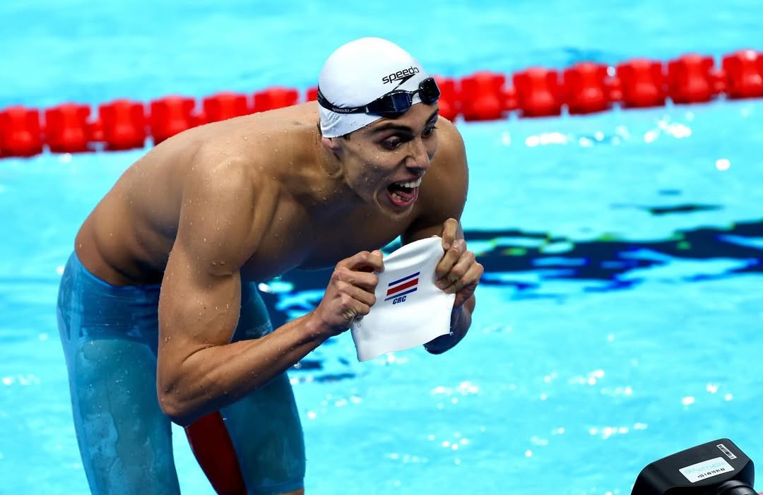 Imagen principal del artículo: Nadador tico Alberto Vega rompe récord nacional que estaba vigente desde hace 15 años