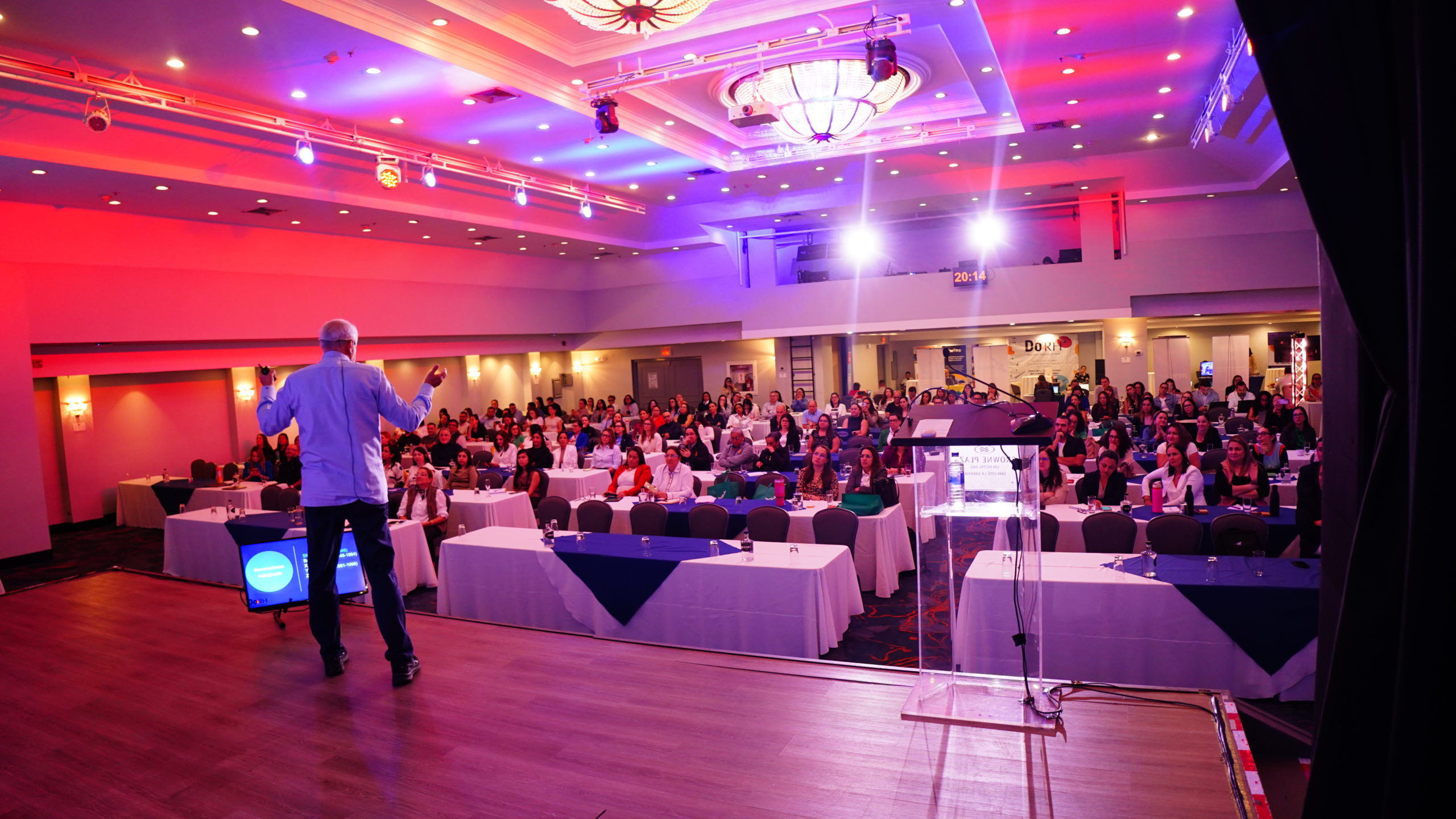 Imagen principal del artículo: Retener talento se convierte en una estrategia clave para la competitividad empresarial