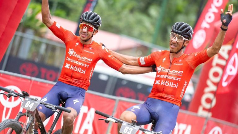 Paolo Montoya y Pablo Mudarra se coronan campeones de las 100 millas en dúos de Toyota Arenal Epic