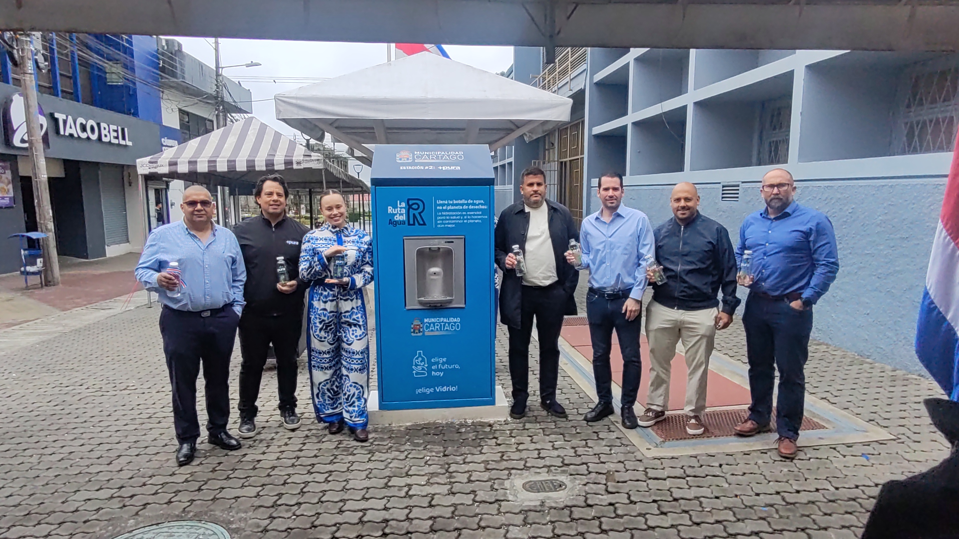 Imagen principal del artículo: Cartago inaugura estación pública de agua purificada en bulevar central