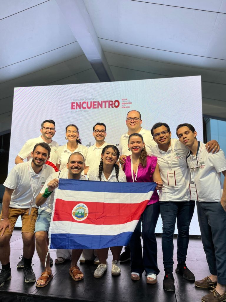 Convocatoria abierta para beca internacional en liderazgo y servicio público dirigida a estudiantes universitarios