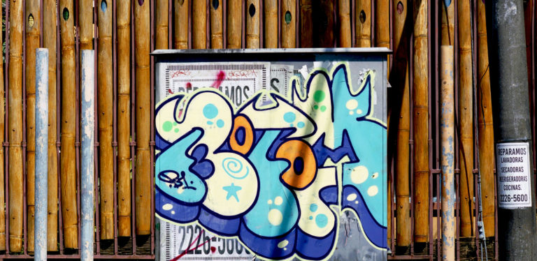 Fotógrafo documenta la memoria urbana en los rincones cotidianos de San José