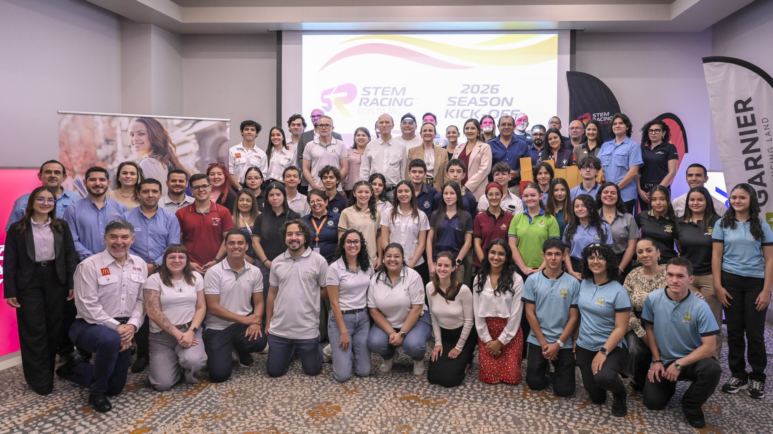 Imagen principal del artículo: Costa Rica acelera la educación STEM con un programa inspirado en la Fórmula 1