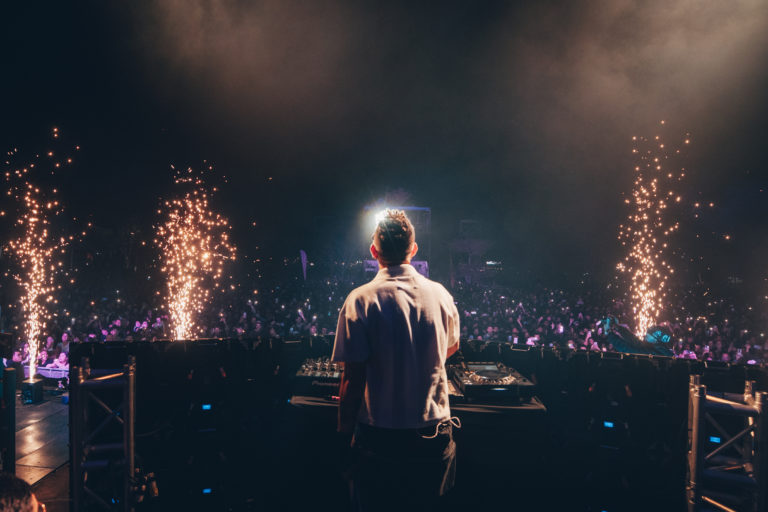 FIA 2026 combinó música y teatro en su segunda jornada