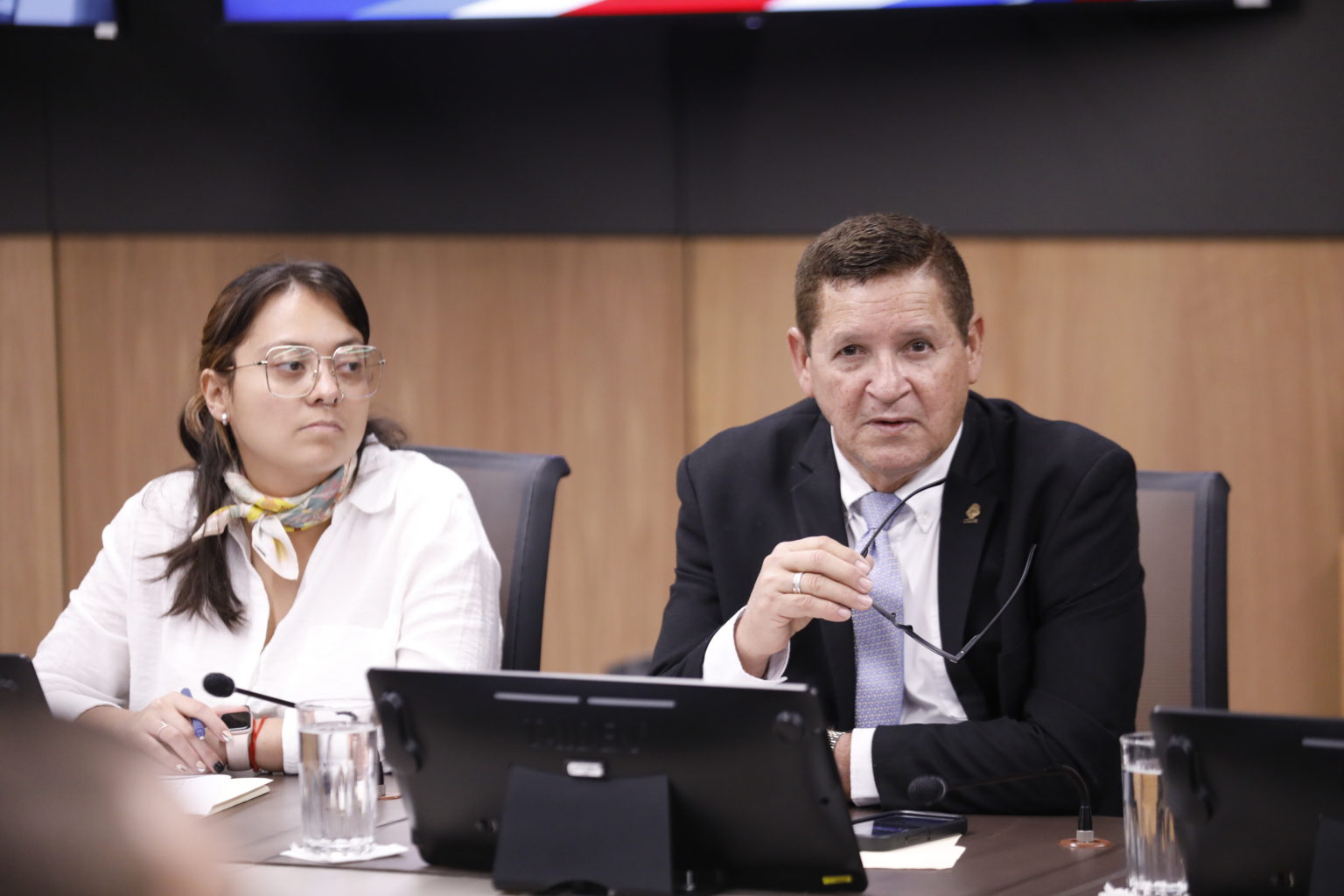 Imagen principal del artículo: Pleito por Ruta 1 vuelve a encender el plenario, Consejo Universitario sale de paseo
