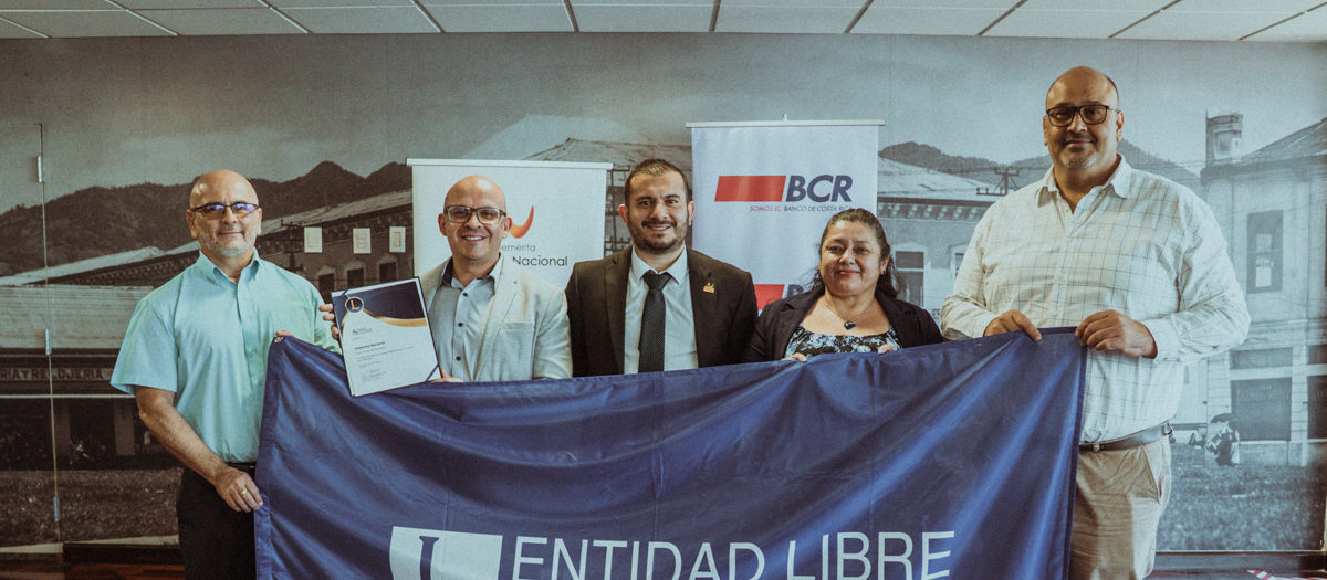 Imagen principal del artículo: Con apoyo del BCR Imprenta Nacional es declarada 100% Libre de Efectivo