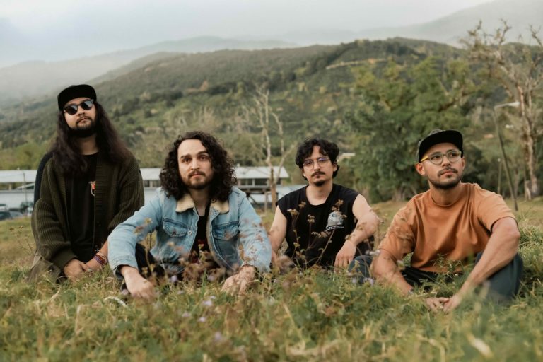 Madame Whiskey presenta “Holding Ground”, un sencillo sobre resistencia y convicción