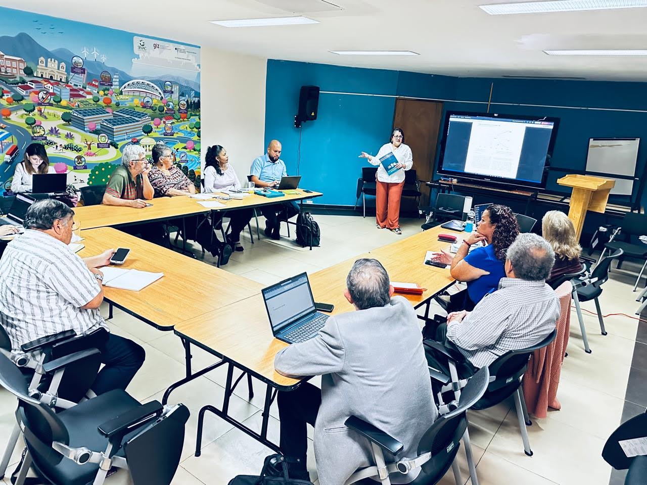 Imagen principal del artículo: MINAE convoca al Comité de Coordinación de Cambio Climático (5C) a fortalecer la implementación de la nueva Contribución Nacionalmente Determinada